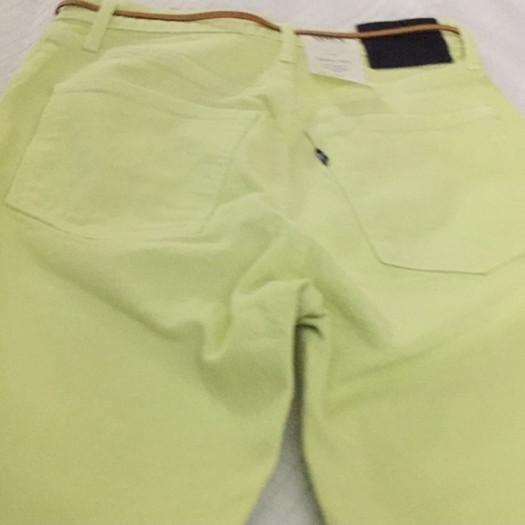 ISO: Levi's Barrel Crop Jeans Size 27 - Picture 2 of 7